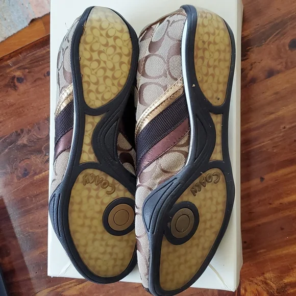 ♨️SOLD ELSEWHERE👟Gently Used Coach Sneakers👟 - Picture 2 of 4